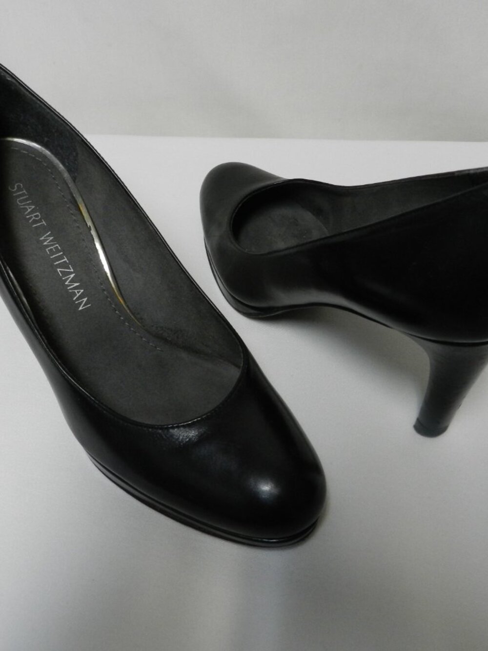 Stuart Weitzman Size 7 Leather classic heels pumps Women black versatile